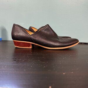 Nautralizer - Carlyn Pointed Toe Shoe Booties - Size 9